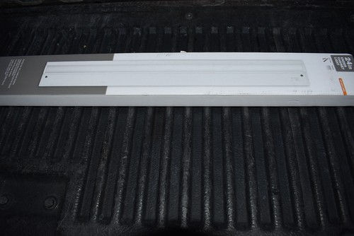 Hardwired white - in,