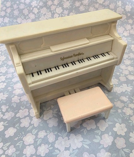 Calico critters white - calico, upright
