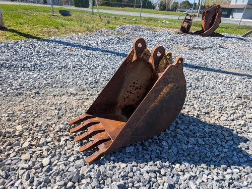 Case 580 backhoe bucket - case,