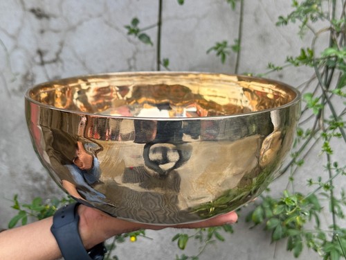 Handmade tibetan singing bowl - singing,