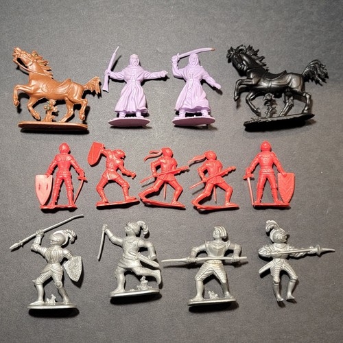 Vintage plastic toy - vintage, knights