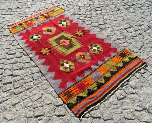 Vintage rug 77 - 43'', 77''