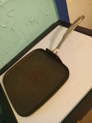 Calphalon square pan - 11",