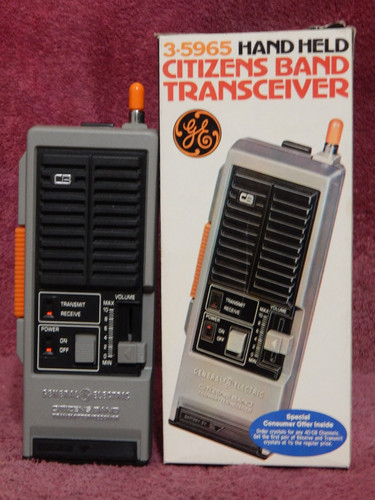 5965 hand held cb radio - hand,