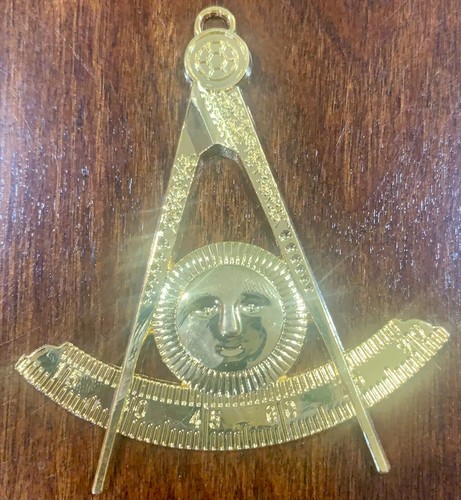 Past master compass and - master,