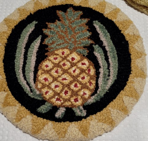 Laura megroz pineapple - laura,