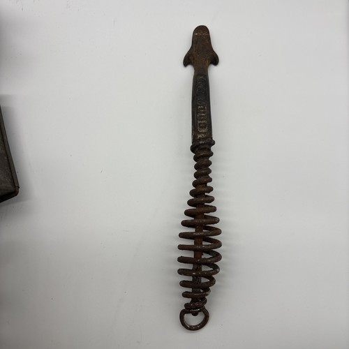 Antique coil handle lid lifter - coil,