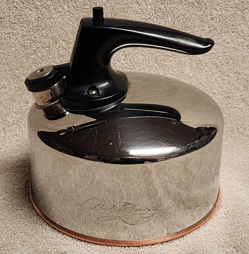 Vintage 2001 revere ware - 2001,