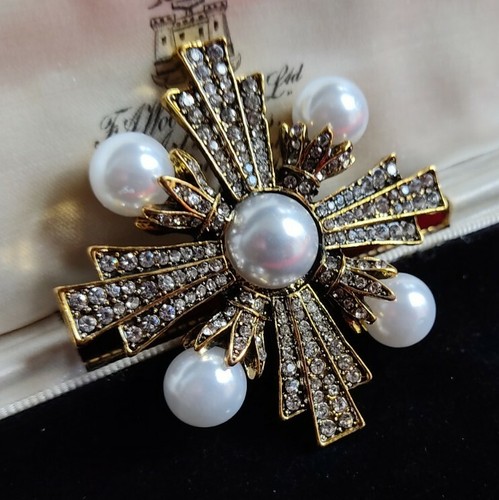 Vintage baroque style pearl - baroque,