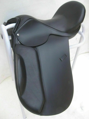 Treeless black leather jumping - black,