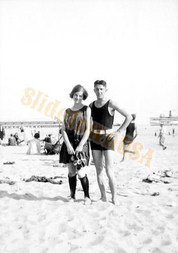 Vtg 120 negative couple - 120, b&w
