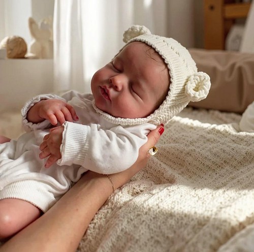 Girl lifelike reborn baby - reborn,