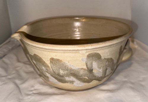 Studio pottery artist signed - pottery,