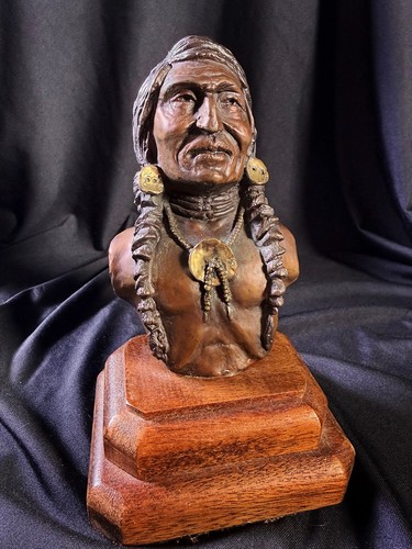 Rare bronze sculpture - sculpture,, native