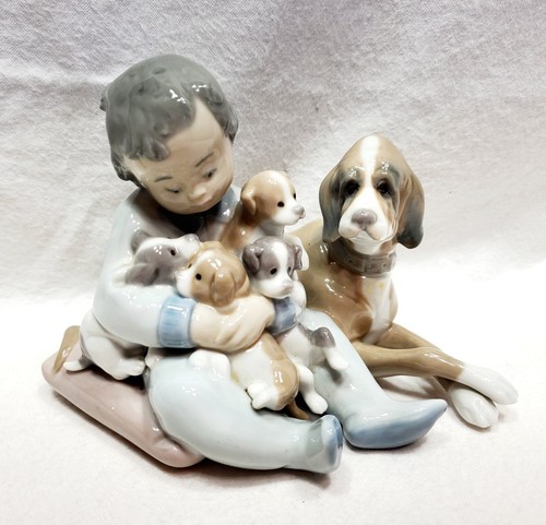 Lladro blue porcelain figurine - blue,