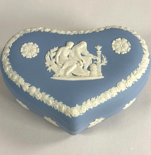 Wedgwood jasperware blue - wedgwood,