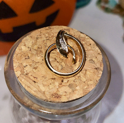 14k yellow gold - yellow, round