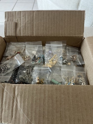 Assorted vintage jewelry lot - jewelry,