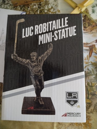 Luc robitaille mini statue - luc,