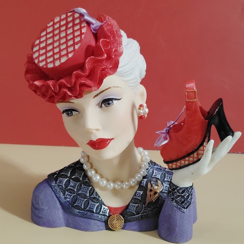 Cameo girls lady - lady, vase