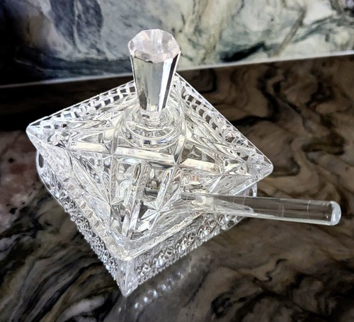 Crystal honey jar covered - honey,