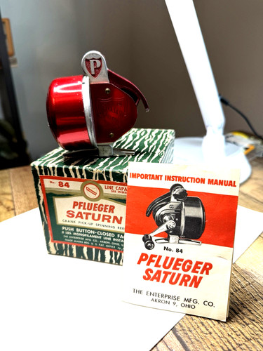 Vintage pflueger saturn model - pflueger,