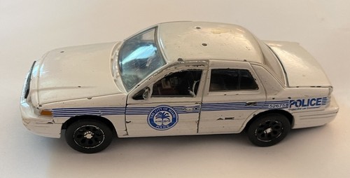 Jada toys ford crown victoria - toys,