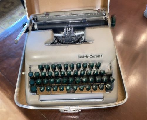 Vintage smith corona - smith, "clipper"