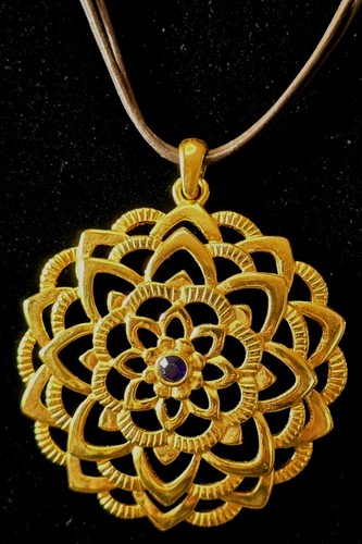 Joan rivers gold plated flower - joan,
