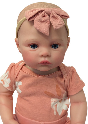 Realistic reborn doll - 18”,