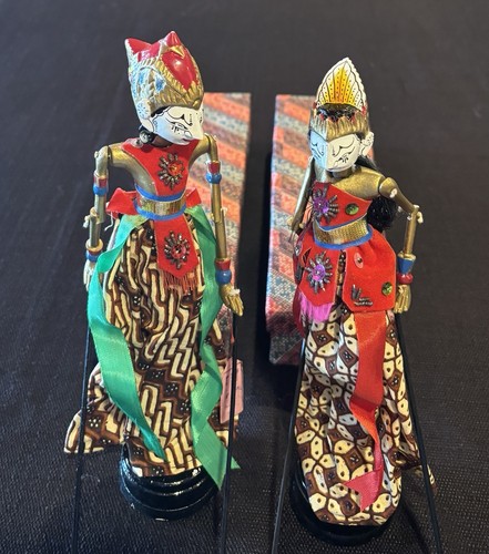 Pair wayang golek - of, wooden