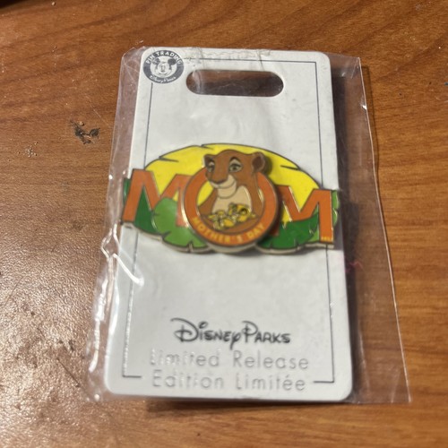 Disney parks pin the lion - disney,