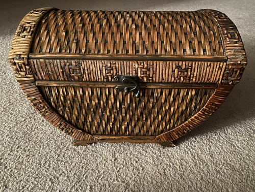 Brown wicker wood trunk - wood,