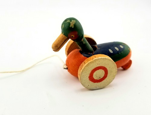 Vintage small wooden pull - vintage,