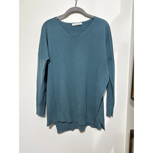 Urban daizy teal neck - urban, v-neck