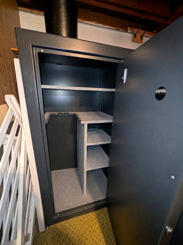 Large metal gun - metal, safe