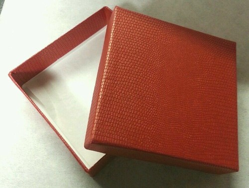 Red gift boxes - square, x