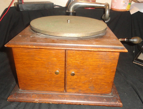 Antique rca victrola - antique,