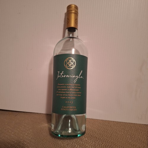 Intermingle empty wine - wine, bottle