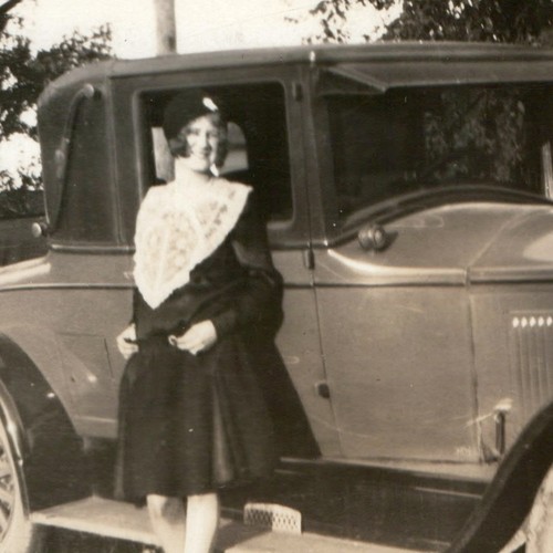 C1920s flapper woman classic - flapper,
