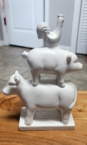 White ceramic stacked farm - white,