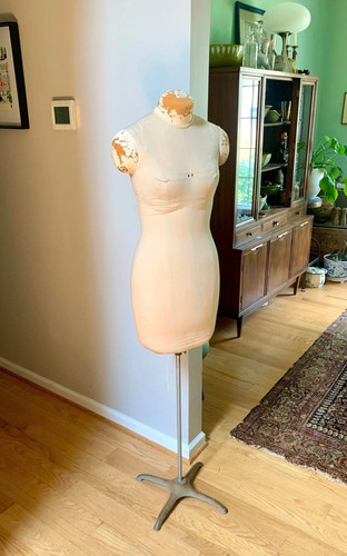Vtg solid dress form - solid,