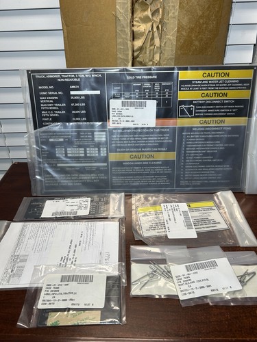 Oshkosh corp new - new, label