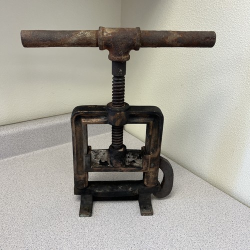 Vintage bench top manual press - vintage,
