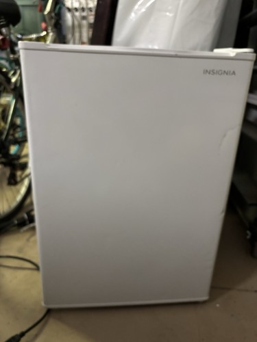 Insignia ft mini - 2.6, fridge