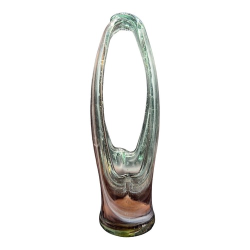 Stretch swung art - swung, glass