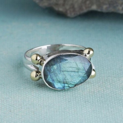 Beautiful labradorite gemstone - labradorite,