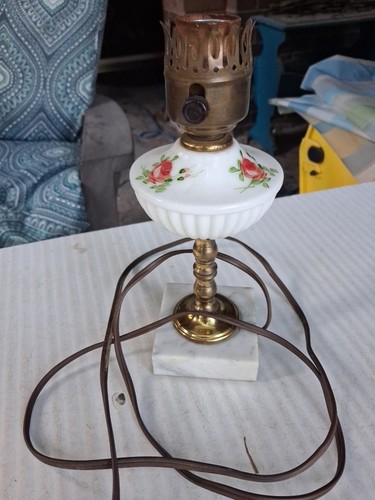 Vtg table lamp - vtg,
