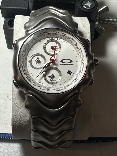 Oakley gmt world time - oakley, alarm