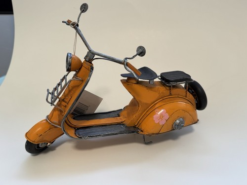 Large die cast all - die-cast, vespa